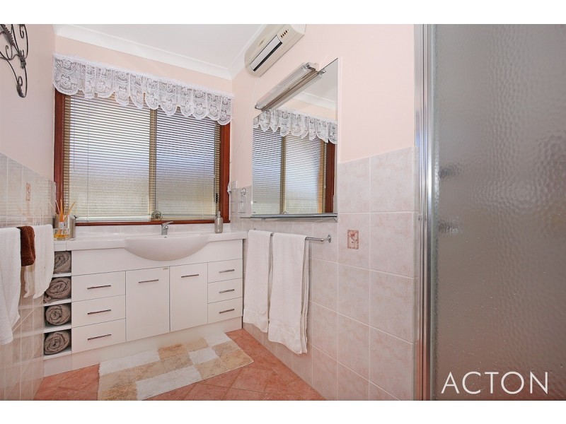 27 Woolah Place, South Yunderup WA 6208