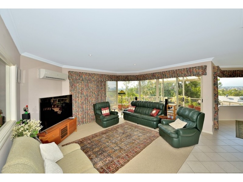 21 Armstrong Street, Halls Head WA 6210