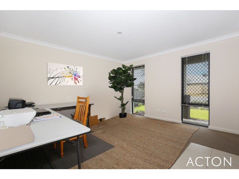 310 Peelwood Parade, Halls Head WA 6210