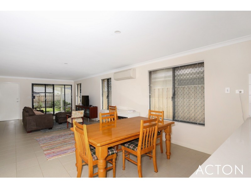 310 Peelwood Parade, Halls Head WA 6210