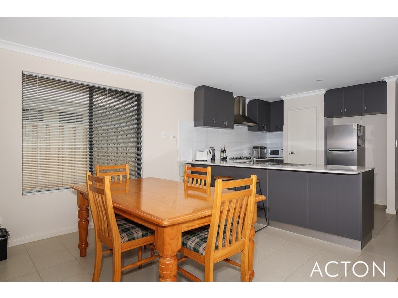310 Peelwood Parade, Halls Head WA 6210