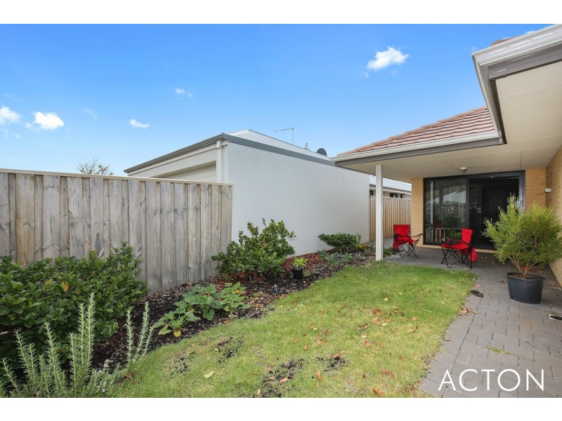 310 Peelwood Parade, Halls Head WA 6210