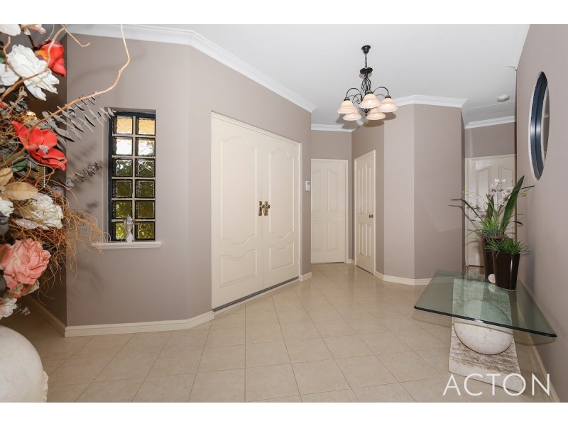 26 Finistere Island Retreat, Halls Head WA 6210