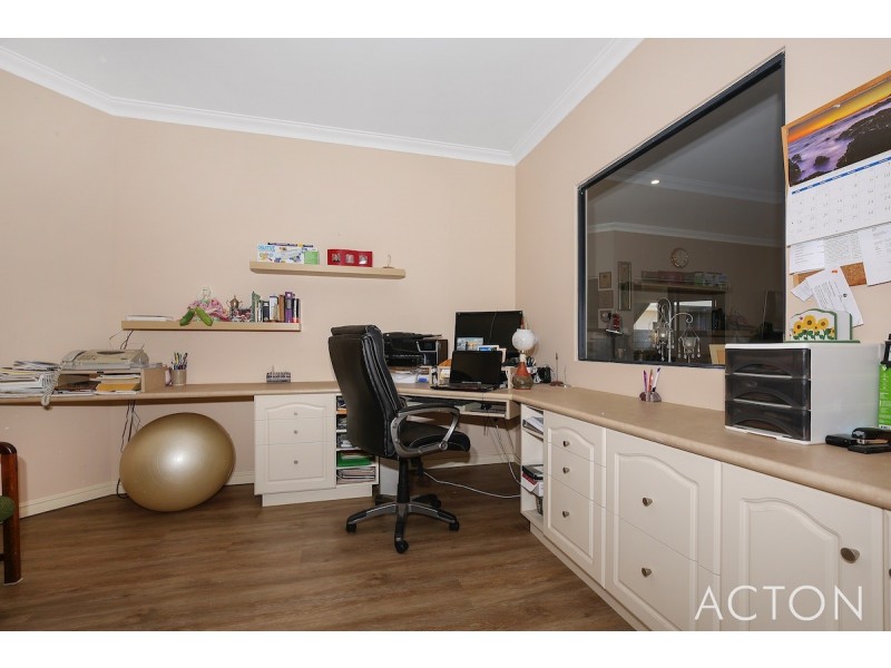 26 Finistere Island Retreat, Halls Head WA 6210