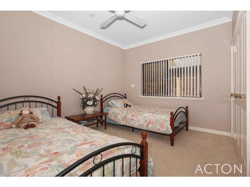 26 Finistere Island Retreat, Halls Head WA 6210