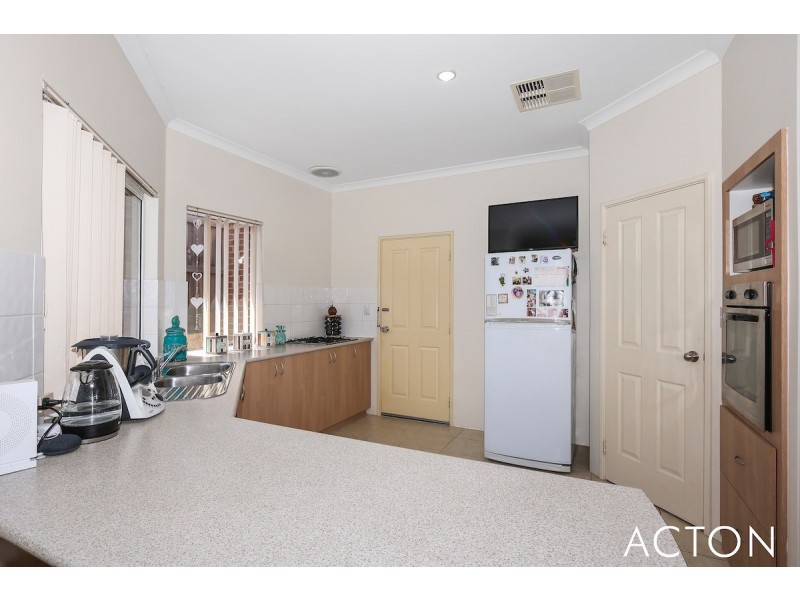 5 Calytrix Way, Halls Head WA 6210