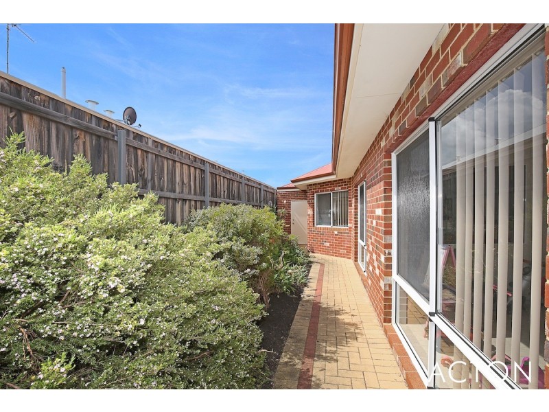 5 Calytrix Way, Halls Head WA 6210