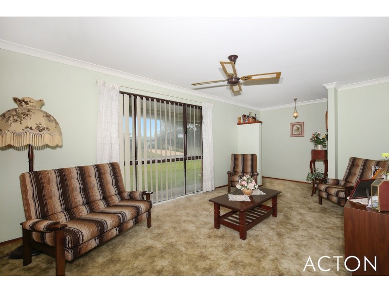 11 Manildra Drive, Dudley Park WA 6210