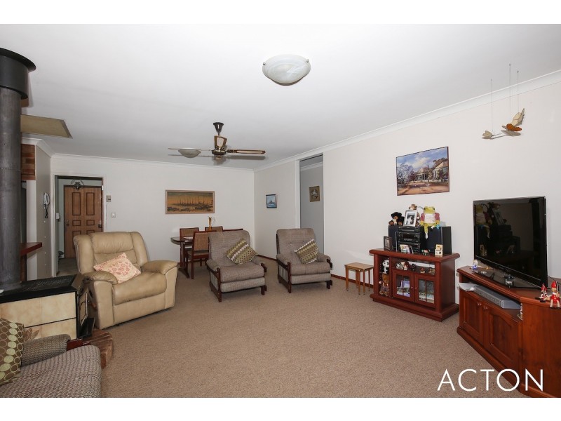 11 Manildra Drive, Dudley Park WA 6210