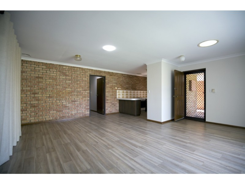 5B Nile Close, Halls Head WA 6210