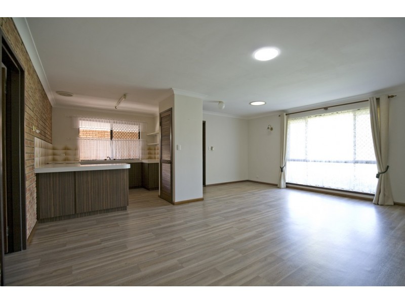 5B Nile Close, Halls Head WA 6210