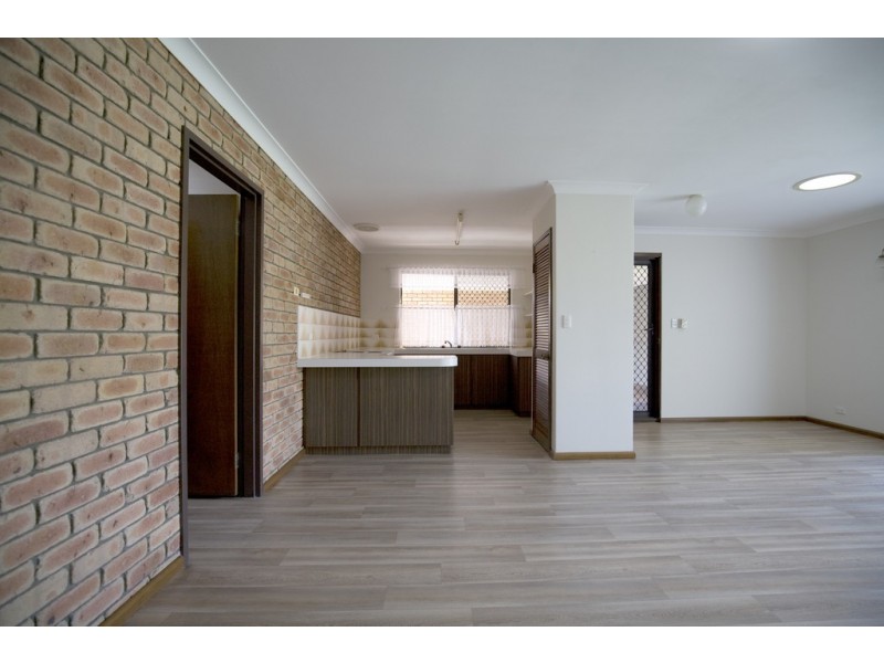 5B Nile Close, Halls Head WA 6210