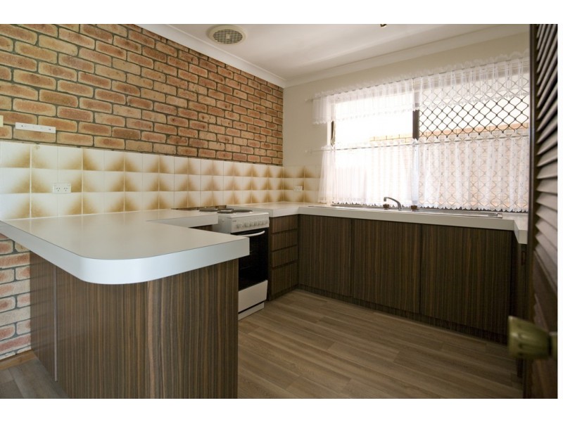 5B Nile Close, Halls Head WA 6210