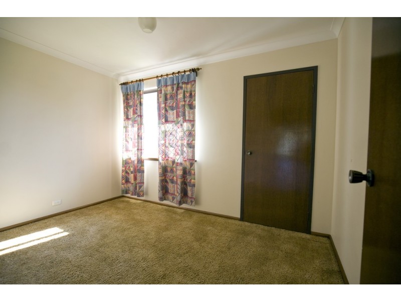 5B Nile Close, Halls Head WA 6210