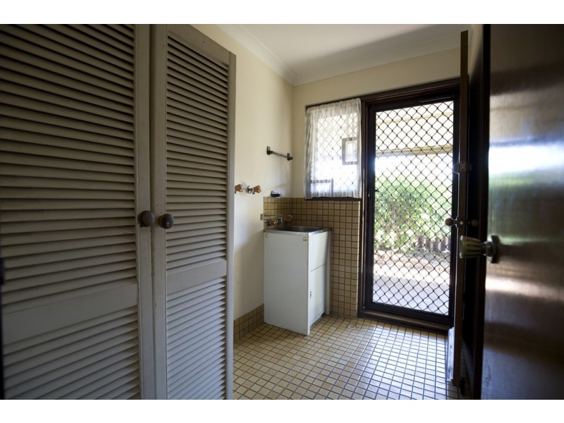 5B Nile Close, Halls Head WA 6210