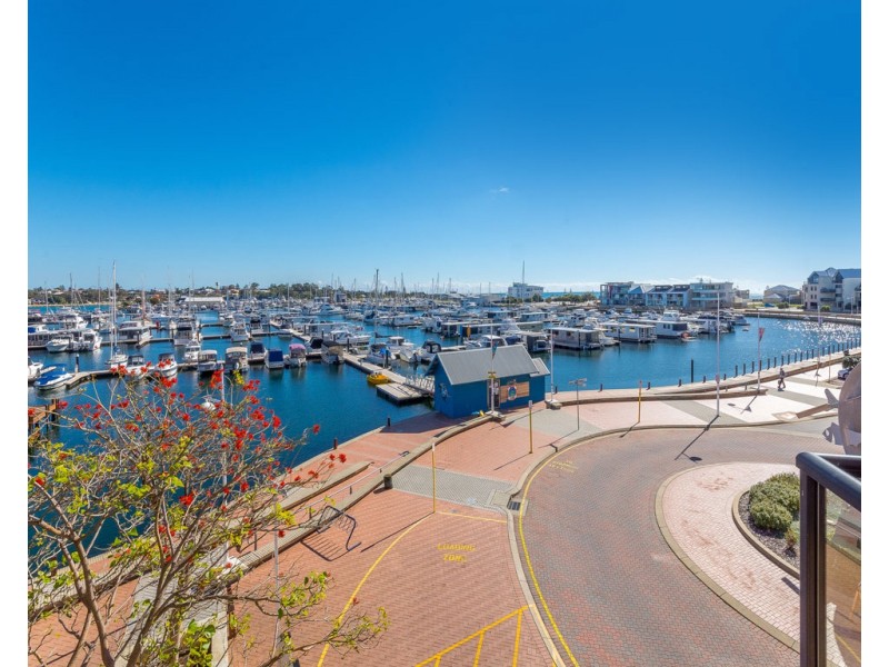 25/37 Dolphin Drive, Mandurah WA 6210