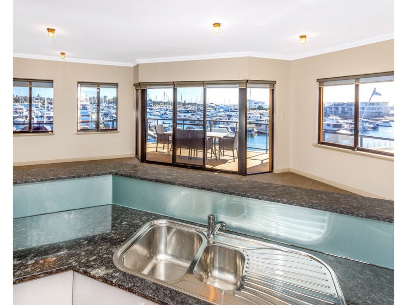 25/37 Dolphin Drive, Mandurah WA 6210