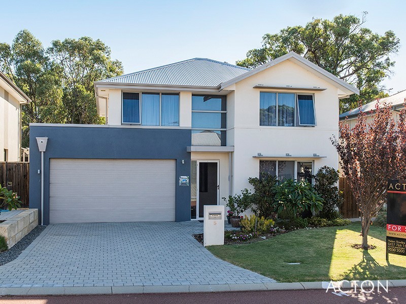 5 Tylney Loop, Meadow Springs WA 6210