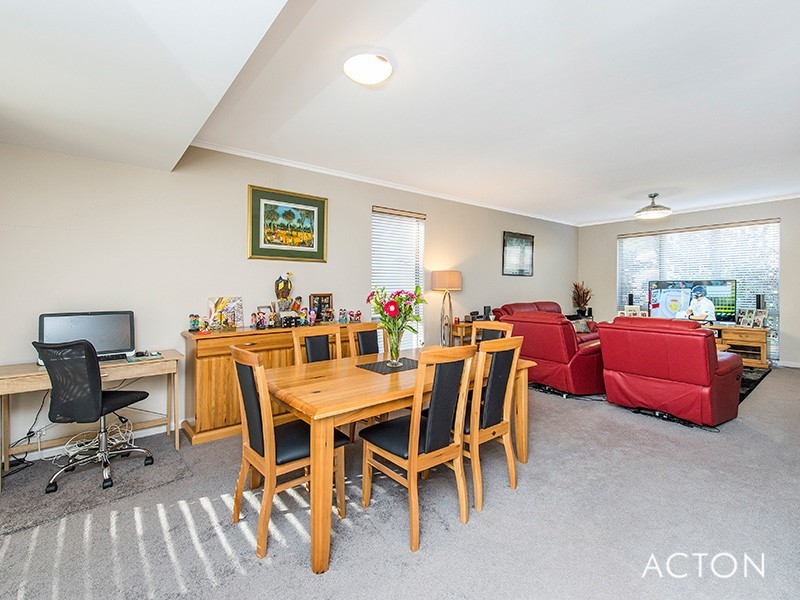 5 Tylney Loop, Meadow Springs WA 6210