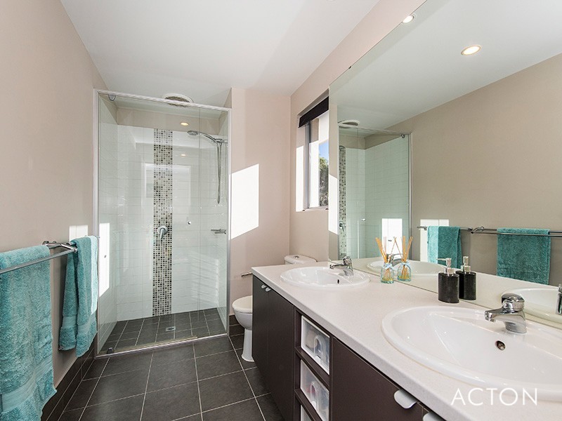 5 Tylney Loop, Meadow Springs WA 6210