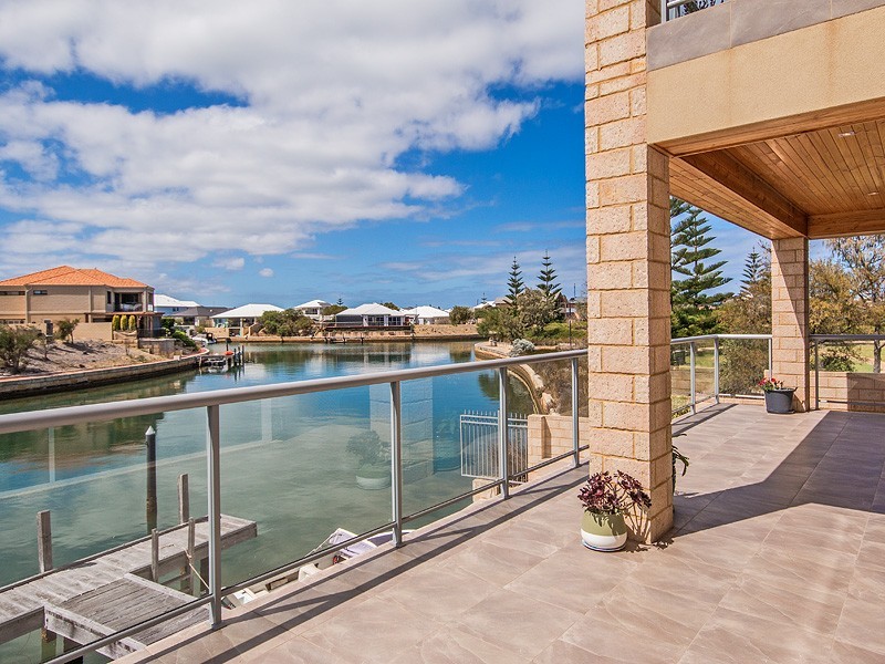 59 Queen Parade, Wannanup WA 6210