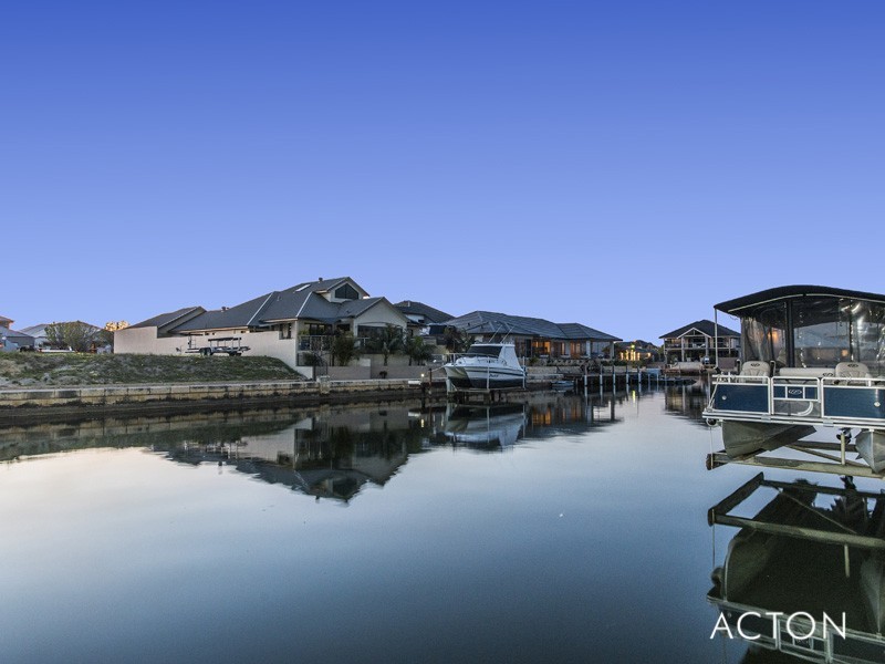 38 Erins Isle Retreat, Dudley Park WA 6210