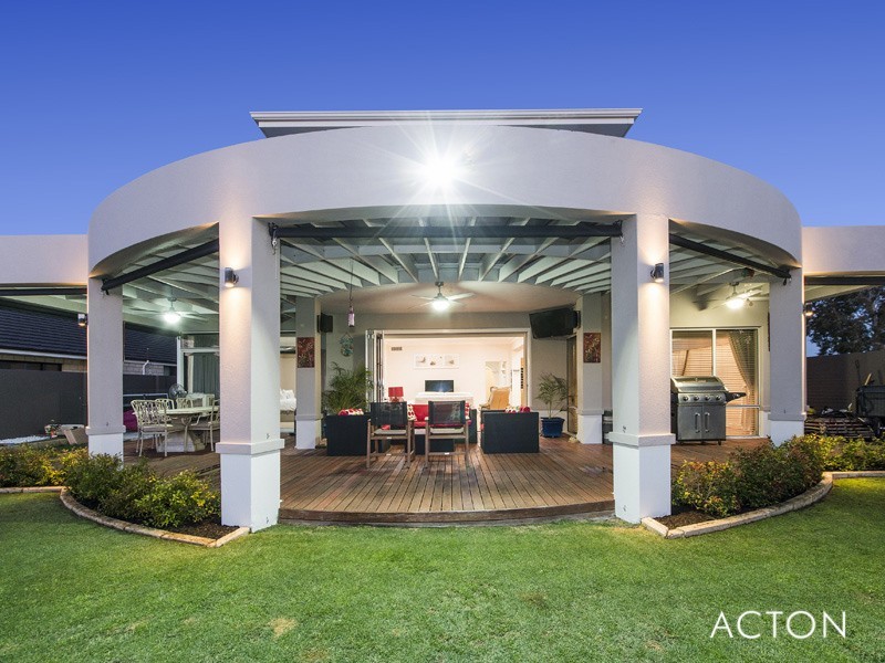 38 Erins Isle Retreat, Dudley Park WA 6210