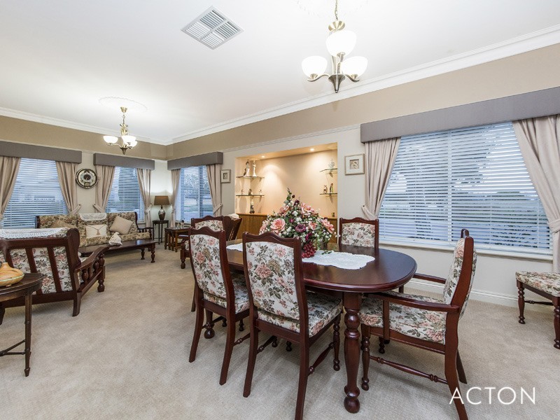 38 Erins Isle Retreat, Dudley Park WA 6210