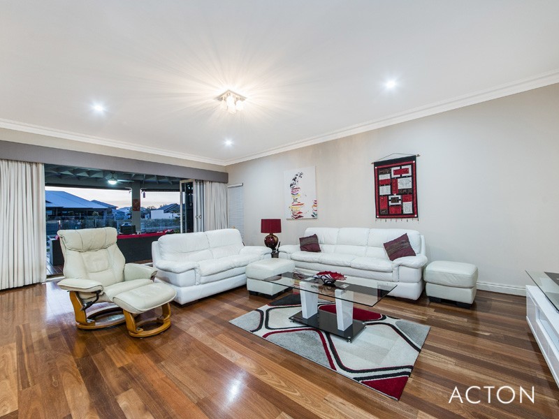 38 Erins Isle Retreat, Dudley Park WA 6210