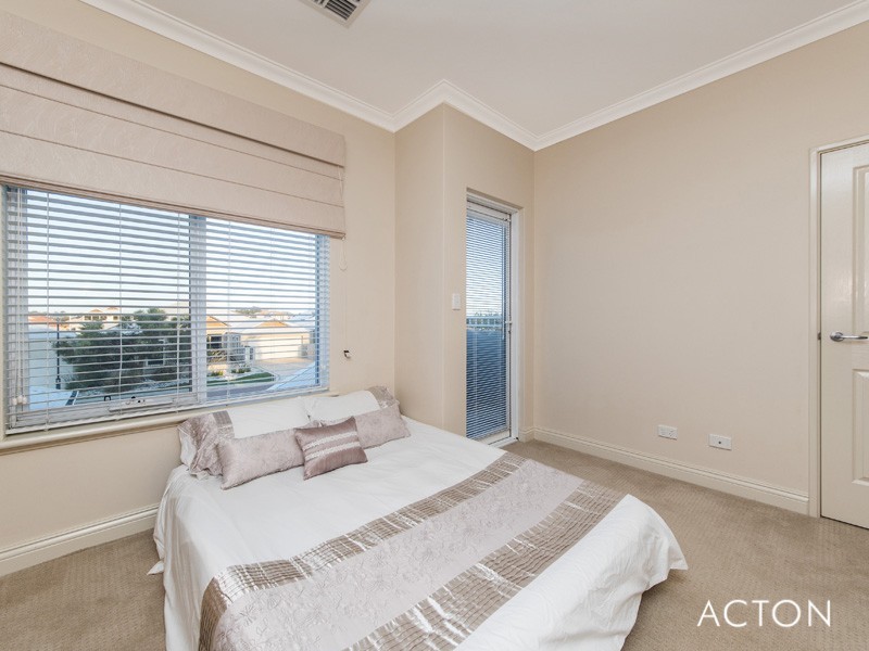 38 Erins Isle Retreat, Dudley Park WA 6210