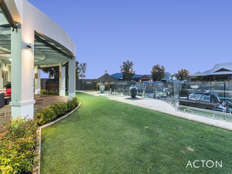 38 Erins Isle Retreat, Dudley Park WA 6210