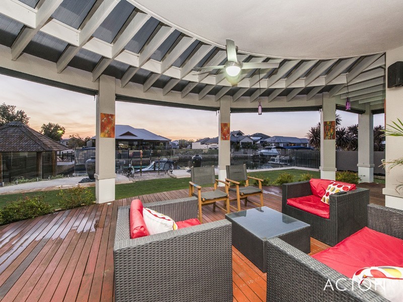 38 Erins Isle Retreat, Dudley Park WA 6210