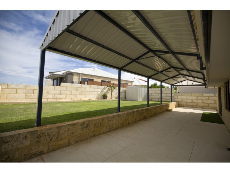 8 Conch Way, Wannanup WA 6210