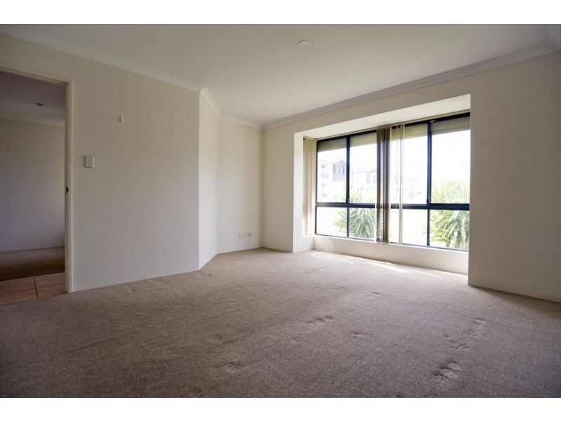 8 Conch Way, Wannanup WA 6210