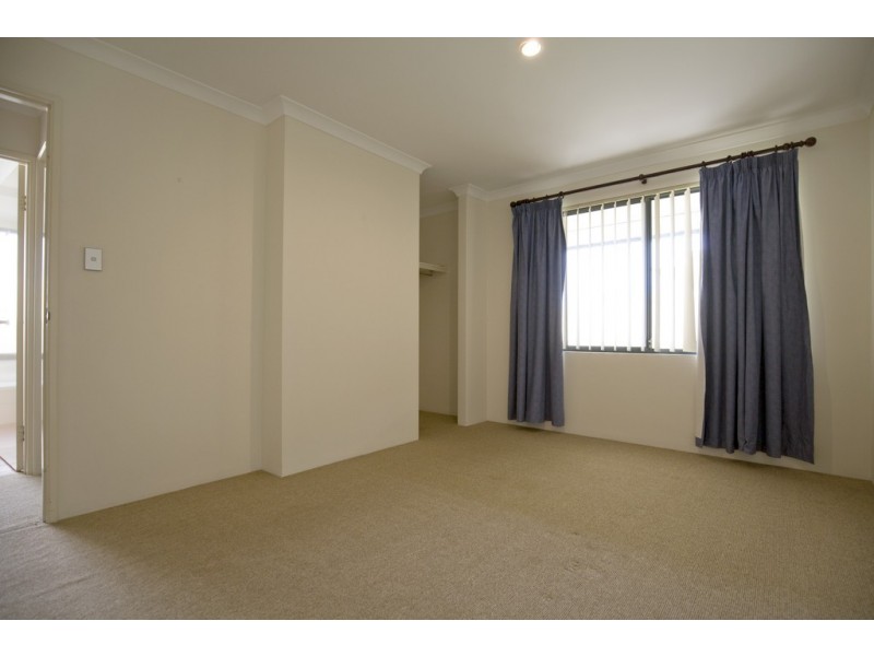 8 Conch Way, Wannanup WA 6210