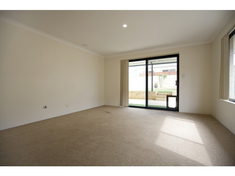 8 Conch Way, Wannanup WA 6210