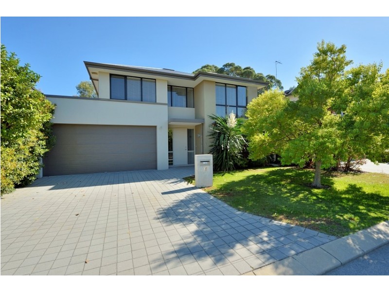 15 Malone Loop, Meadow Springs WA 6210