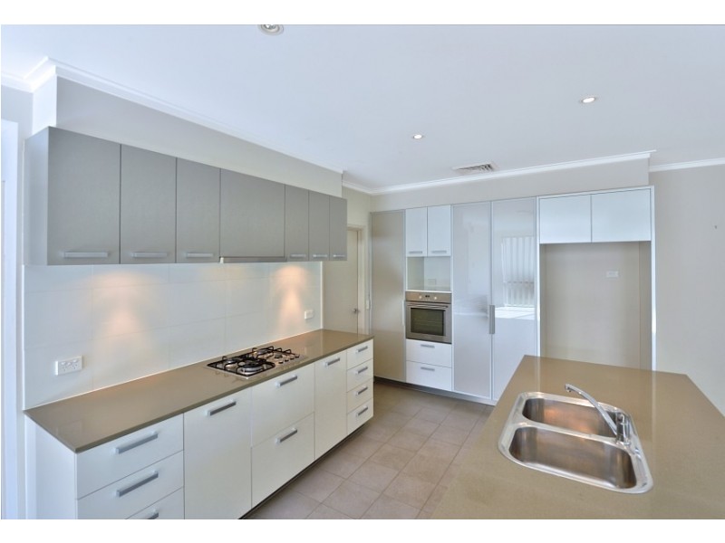 15 Malone Loop, Meadow Springs WA 6210