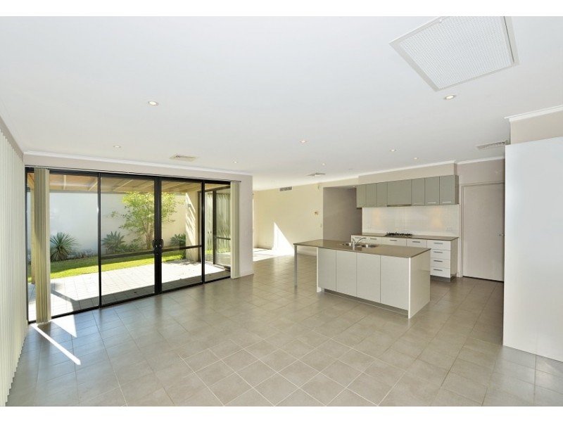 15 Malone Loop, Meadow Springs WA 6210