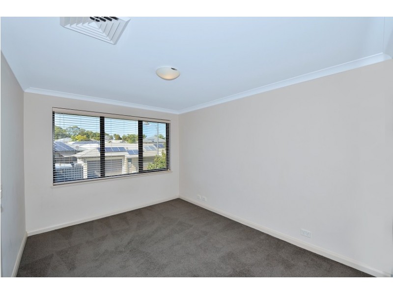 15 Malone Loop, Meadow Springs WA 6210