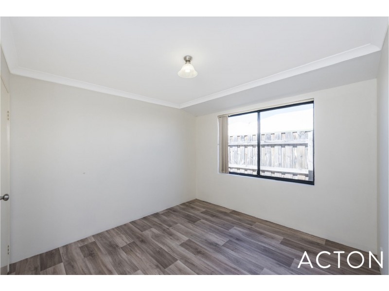 6 Tingle Way, Halls Head WA 6210