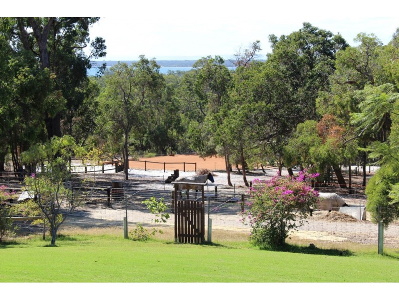 8 Harvey View Drive, Herron WA 6211