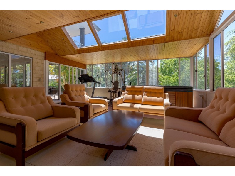 8 Harvey View Drive, Herron WA 6211