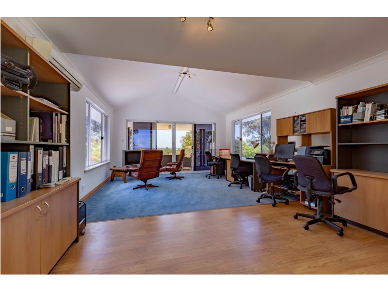 8 Harvey View Drive, Herron WA 6211