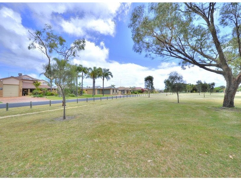 35 Blackwood Parade, Dudley Park WA 6210