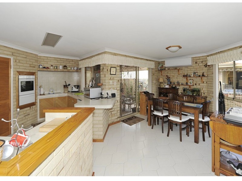 35 Blackwood Parade, Dudley Park WA 6210