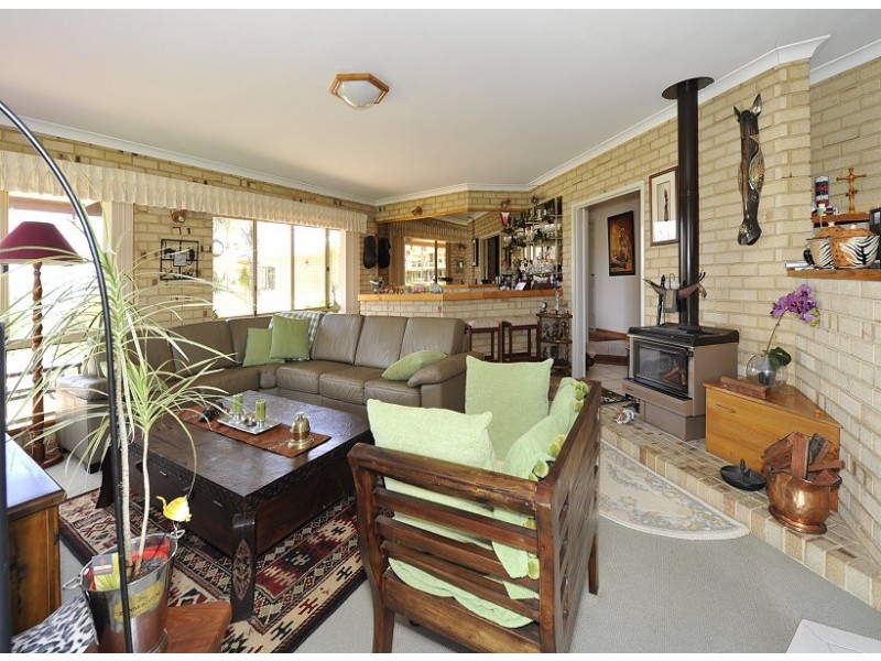 35 Blackwood Parade, Dudley Park WA 6210