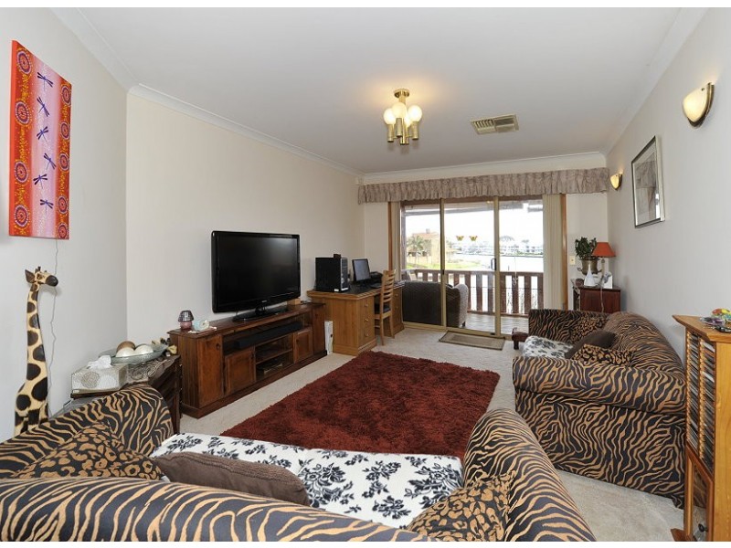 35 Blackwood Parade, Dudley Park WA 6210