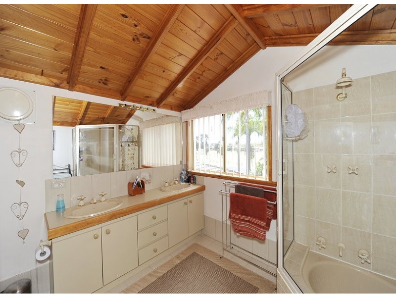 35 Blackwood Parade, Dudley Park WA 6210