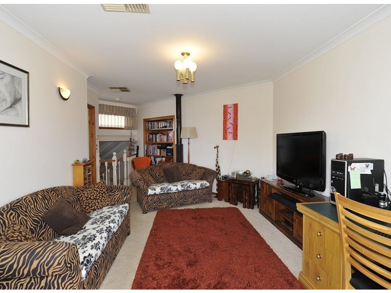 35 Blackwood Parade, Dudley Park WA 6210